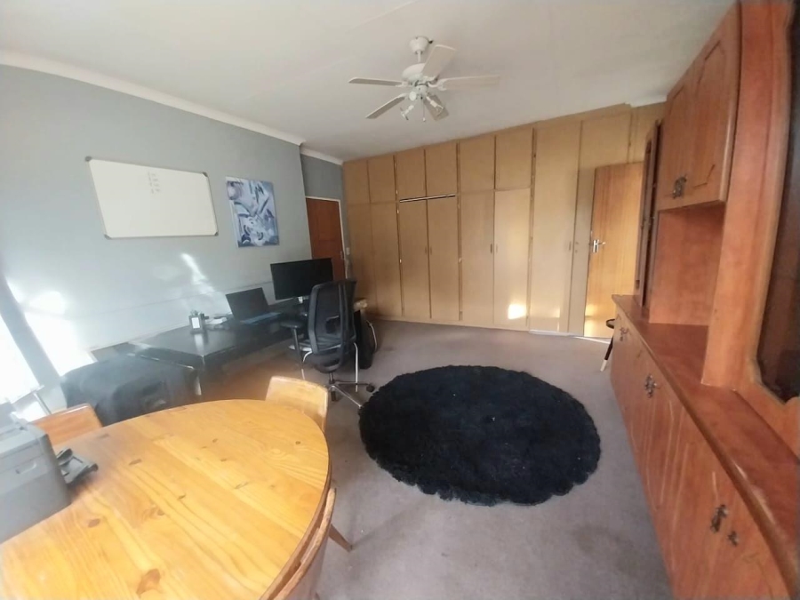 5 Bedroom Property for Sale in Roodewal Free State